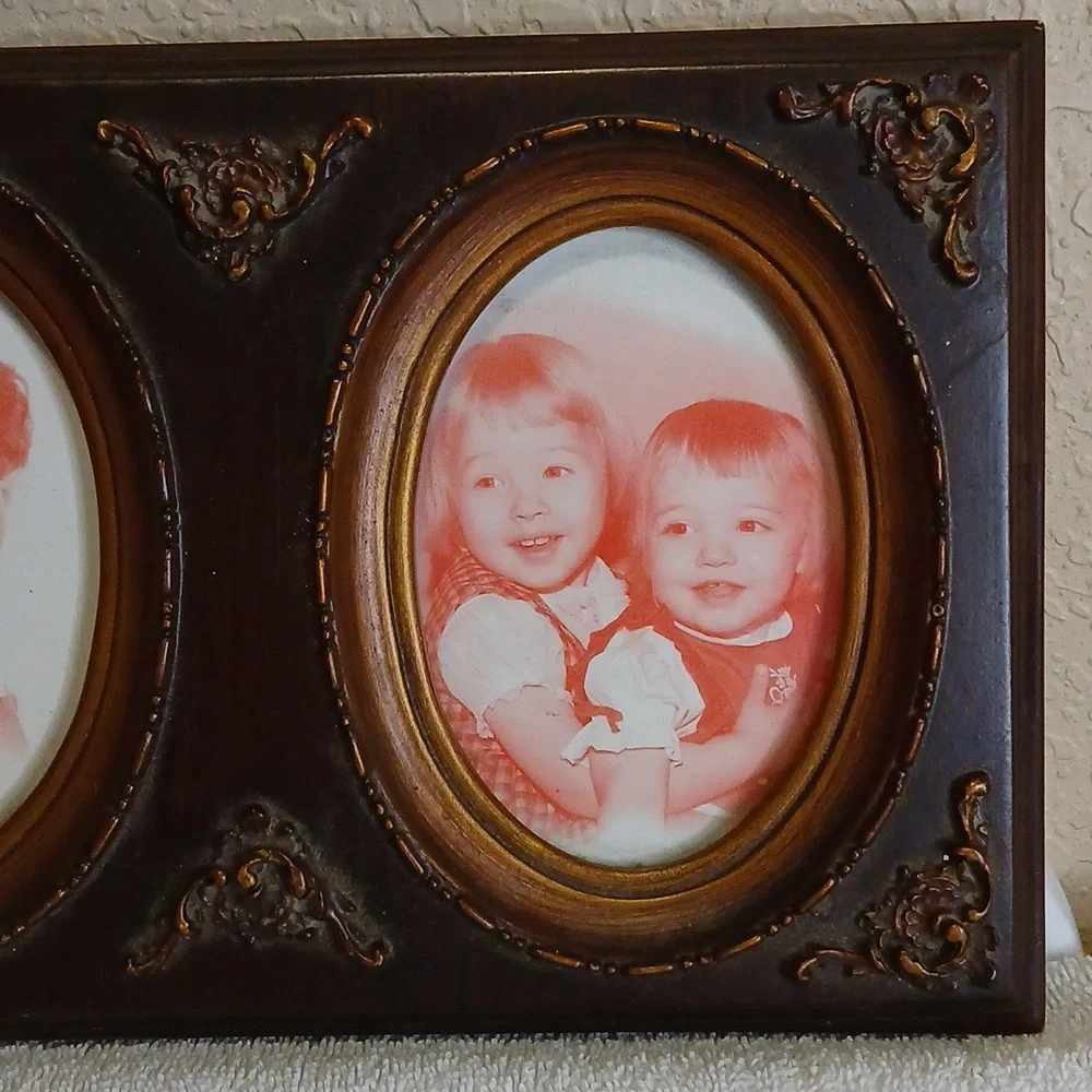 Antique Oval Wood Double‎ Frame